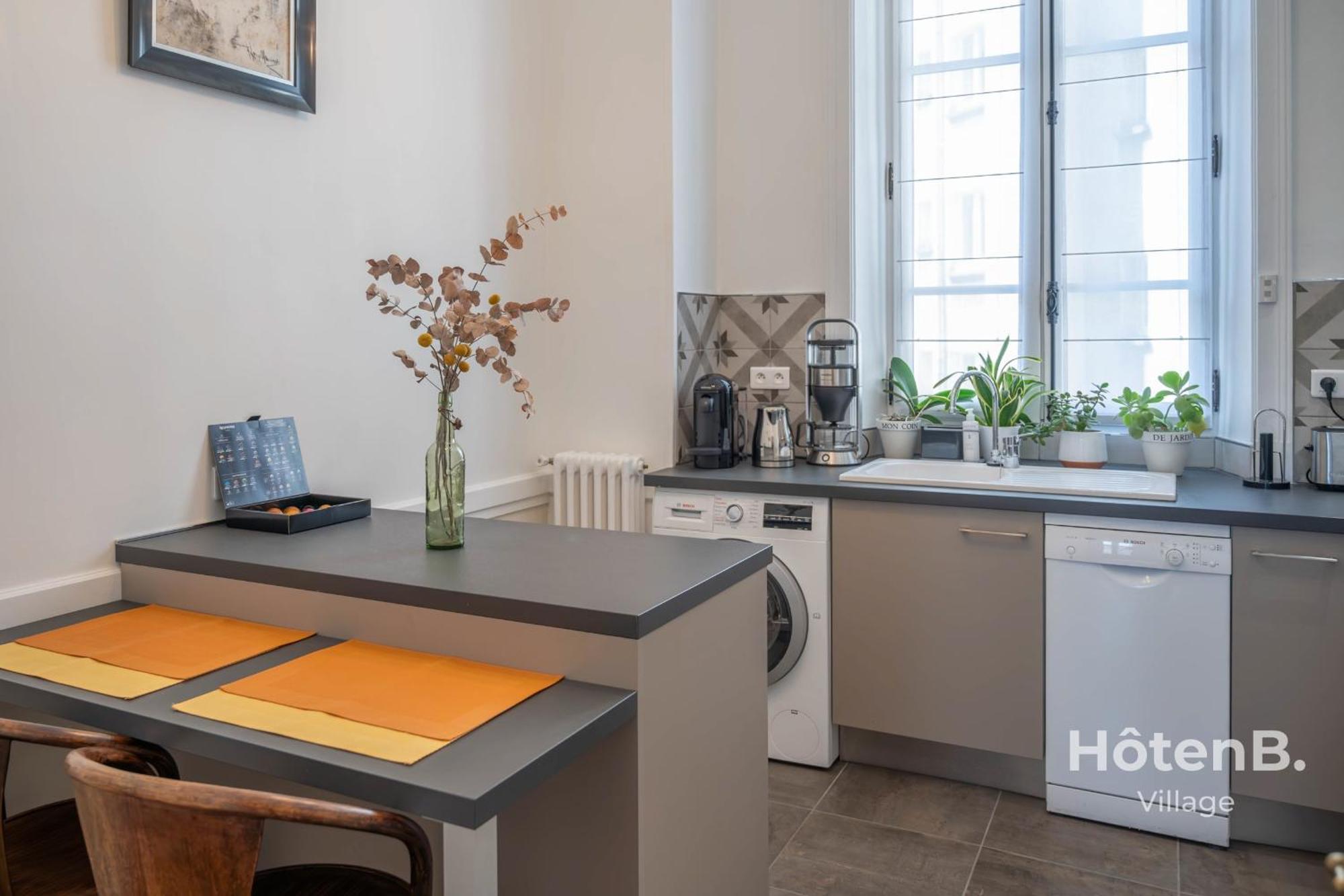 "Les Effrontes" Louis Blanc Charming Apartment Лимож Екстериор снимка